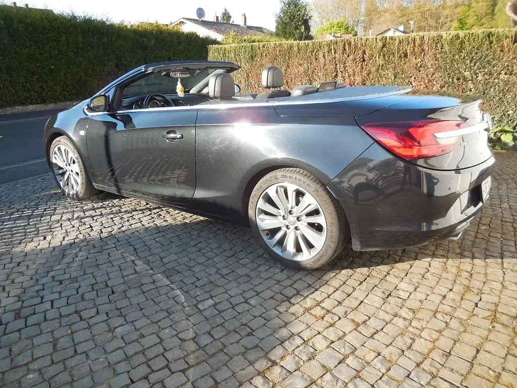 Gebraucht Opel Cascada Innovation 165 PS (121 kW) 2014 Schwarz Cabrio