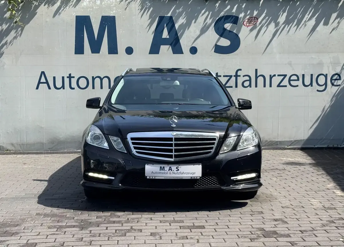 Gebraucht Mercedes E350 265 PS (194 kW) 2013 Schwarz Kombi