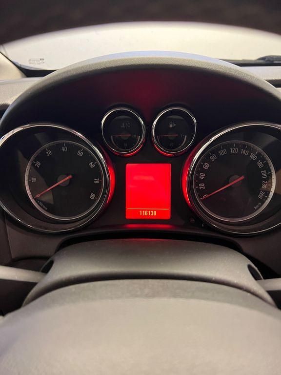 Gebraucht Opel Astra 140 PS (102 kW) 2010 Silber Limousine