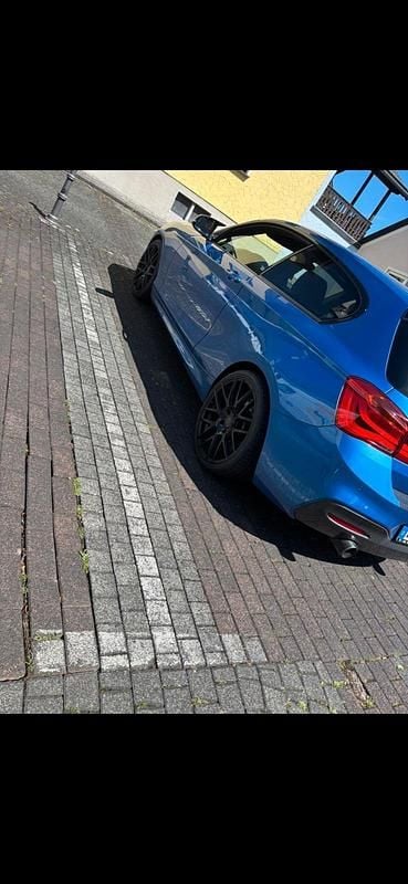 Blau Gebraucht 2016 BMW M140 M Sport Limousine | 29.500 € (Fairer Preis) - Bild 1/4