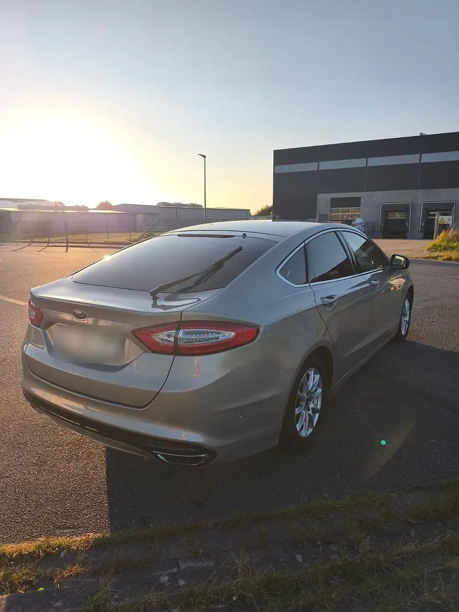 Gebraucht Ford Mondeo Titanium 211 PS (155 kW) 2015 Beige Limousine