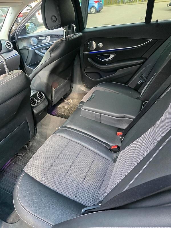 Gebraucht Mercedes E220 196 PS (144 kW) 2017 Schwarz Kombi