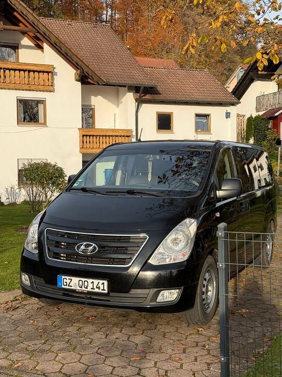 Schwarz Gebraucht 2014 Hyundai H-1 Van | 15.650 € (Fairer Preis) - Bild 1/4