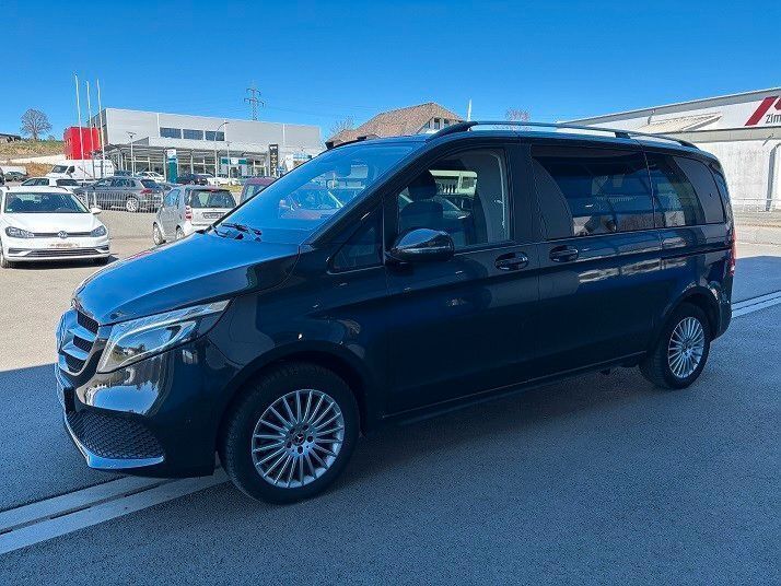 Grau Gebraucht 2021 Mercedes V250 Van / Kleinbus | 47.900 € (Superpreis) - Bild 1/4