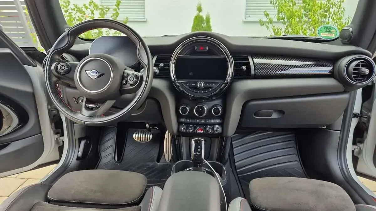 Gebraucht Mini John Cooper Works 178 PS (130 kW) 2020 Grau Kleinwagen