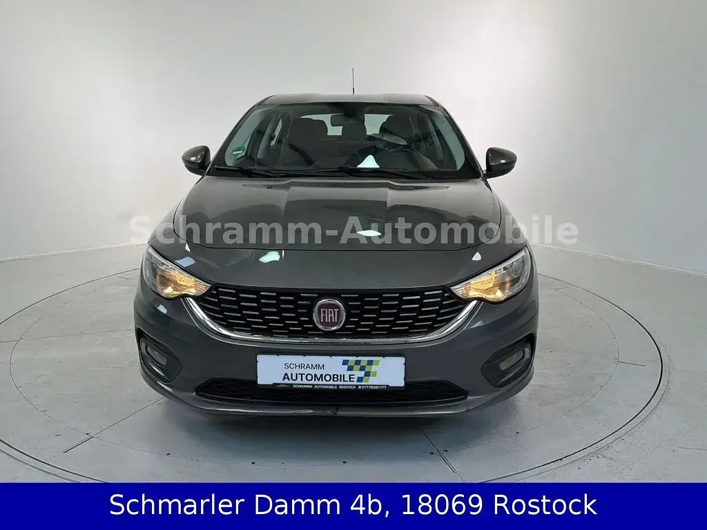 Gebraucht Fiat Tipo Easy 95 PS (69 kW) 2018 Grau Limousine