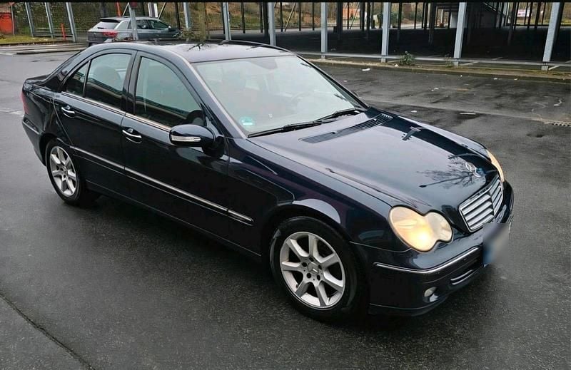 Gebraucht Mercedes C180 143 PS (105 kW) 2005 Andere farben Limousine