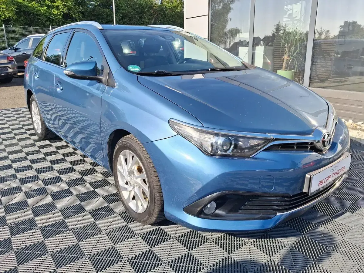 Gebraucht Toyota Auris 99 PS (72 kW) 2017 Blau Kombi
