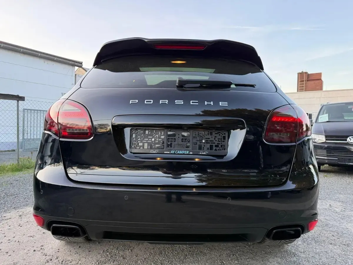 Second-hand Porsche Cayenne Platinum Edition 245 CP (180 kW) 2014 Negru SUV
