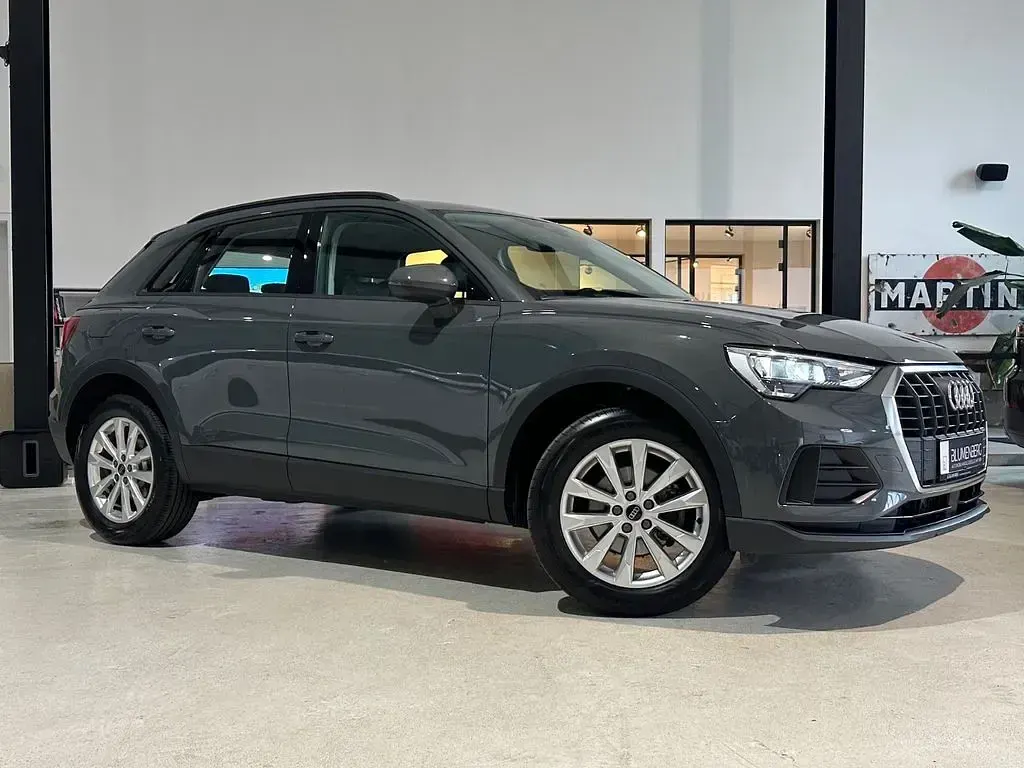 Second-hand Audi Q3 S-Line 150 CP (110 kW) 2023 Gri SUV