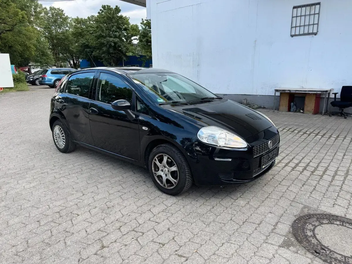 Gebraucht Fiat Grande Punto Dynamic 77 PS (56 kW) 2009 Schwarz Kleinwagen