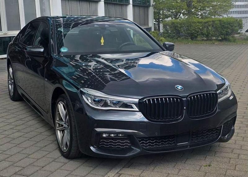 Second-hand BMW 740 Performance 320 CP (235 kW) 2018 Gri Berlinǎ