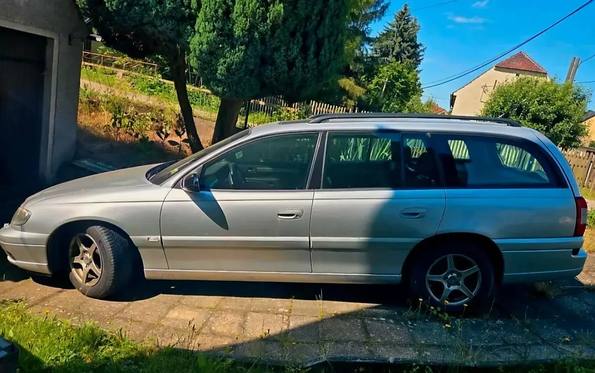Gebraucht Opel Omega Executive 211 PS (155 kW) 2001 Silber Kombi