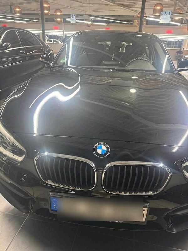 Schwarz Gebraucht 2019 BMW 118 Kleinwagen | 14.000 € (Superpreis) - Bild 1/4
