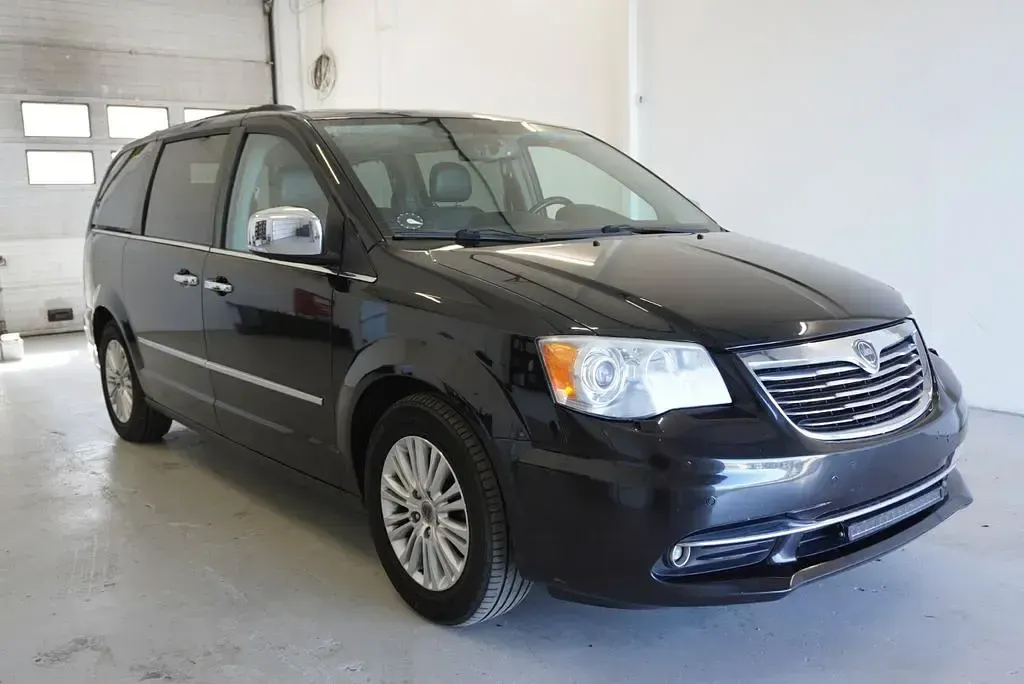 Gebraucht Lancia Voyager 283 PS (208 kW) 2012 Schwarz Van / Kleinbus