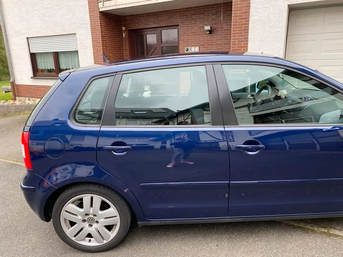 Gebraucht VW Polo 75 PS (55 kW) 2004 Blau Kleinwagen