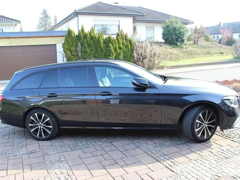 Gebraucht Mercedes E300 194 PS (142 kW) 2021 Kombi