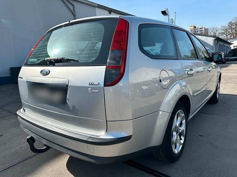 Gebraucht Ford Focus 109 PS (80 kW) 2007 Silber Kombi