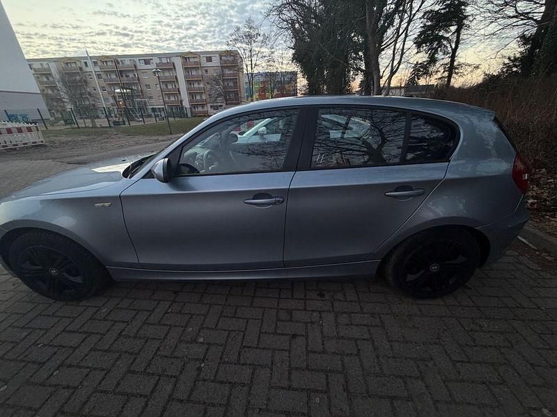 Gebraucht BMW 116 122 PS (89 kW) 2009 Silber Kleinwagen