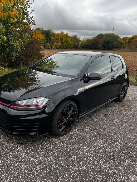 Gebraucht VW Golf VII GTI 230 PS (169 kW) 2016 Schwarz Limousine