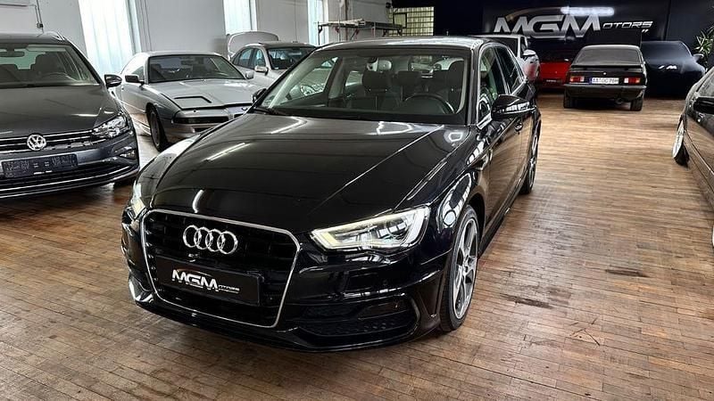 Schwarz Gebraucht 2015 Audi A3 Sportback Ambition Limousine | 8.999 € (Superpreis) - Bild 1/4