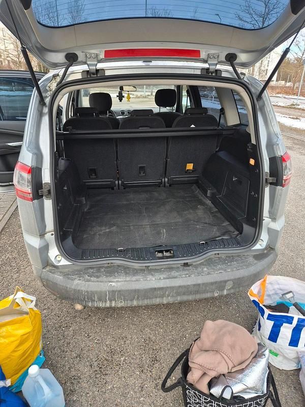 Gebraucht Ford S-MAX Titanium 136 PS (100 kW) 2012 Silber Van / Kleinbus