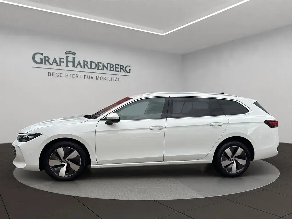 Gebraucht VW Passat Business 150 PS (110 kW) 2025 Weiß Kombi
