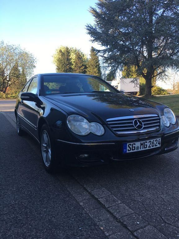 Gebraucht Mercedes CL180 122 PS (89 kW) 2006 Schwarz Coupé