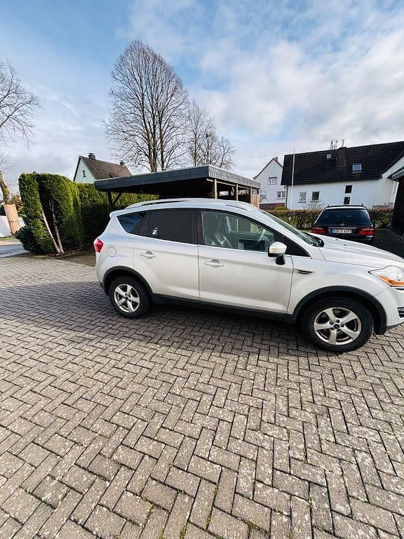 Gebraucht Ford Kuga 140 PS (102 kW) 2011 Silber SUV