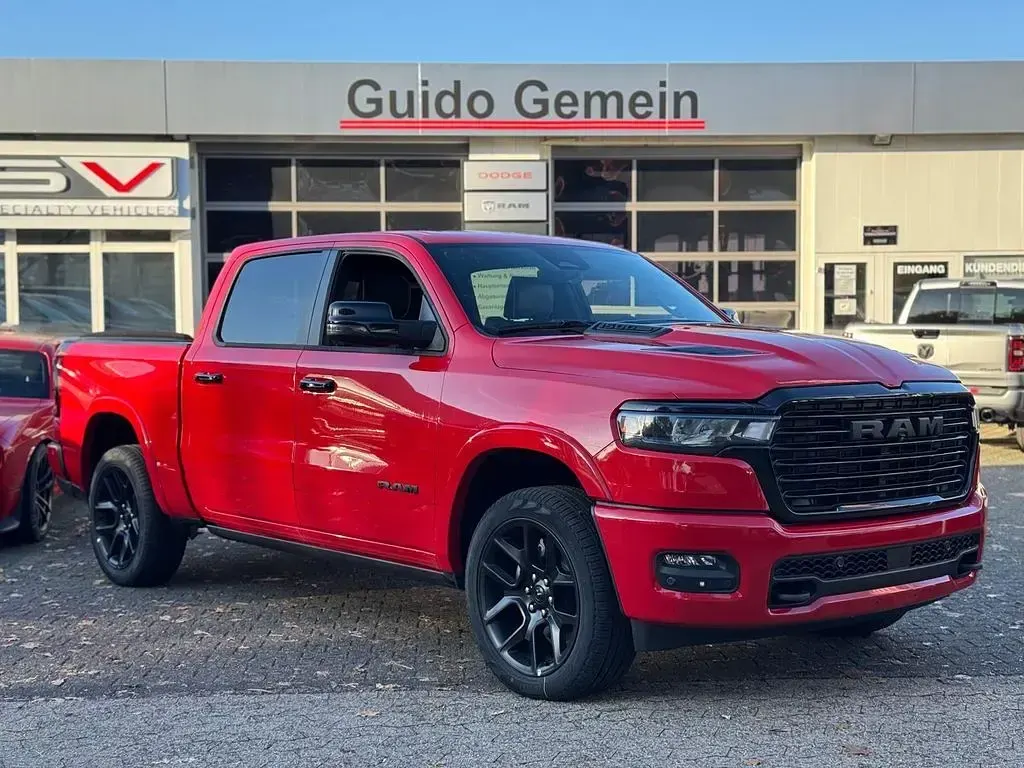 Ny Dodge Ram 420 HK (308 kW) 2025 Rød Pickup / Ladvogn