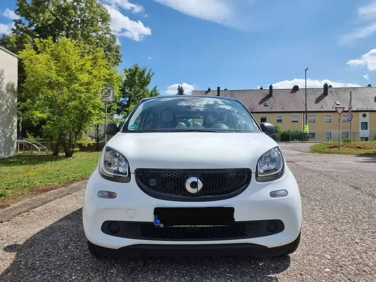 Gebraucht Smart ForFour Electric Drive Passion 60 kW (82 PS) 2018 Weiß Kleinwagen