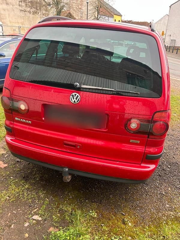 Gebraucht VW Sharan 114 PS (83 kW) 2009 Rot Van / Kleinbus
