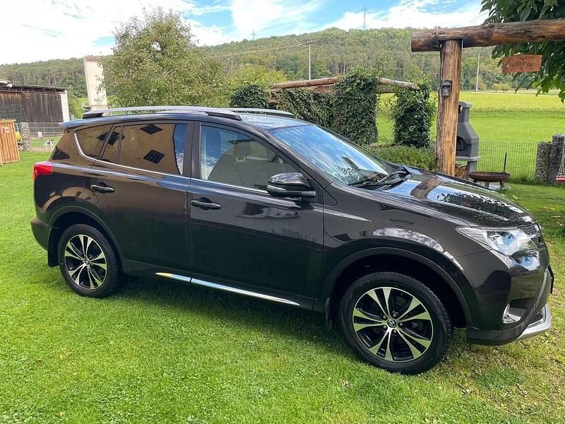 Schwarz Gebraucht 2015 Toyota RAV4 SUV | 17.000 € (Fairer Preis) - Bild 1/4