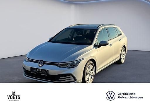 Gebraucht VW Golf VIII Life 131 PS (96 kW) 2023 Reflexsilber metallic Kombi