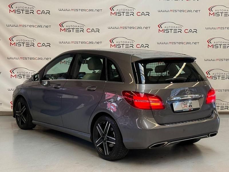 Gebraucht Mercedes B200 156 PS (114 kW) 2015 Grau Van / Kleinbus