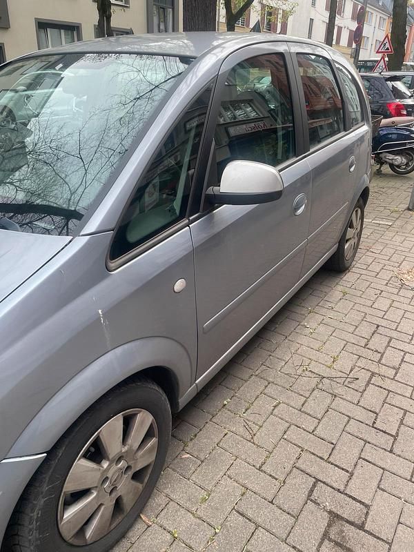 Usata Opel Meriva 100 CV (73 kW) 2011 Grigio Monovolume