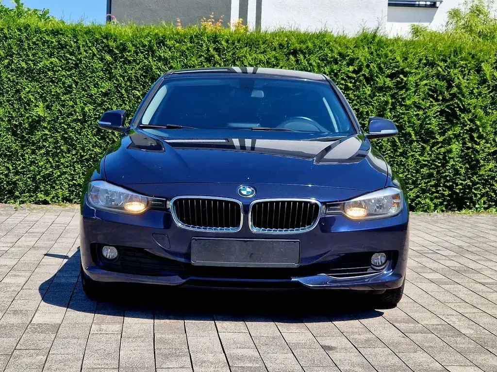 Gebraucht BMW 320 Comfort Edition 184 PS (135 kW) 2012 Blau Kombi