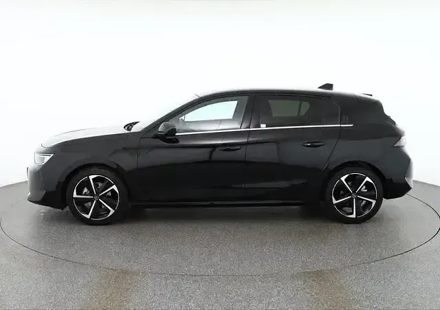 Gebraucht Opel Astra Elegance 131 PS (96 kW) 2023 Schwarz Kleinwagen