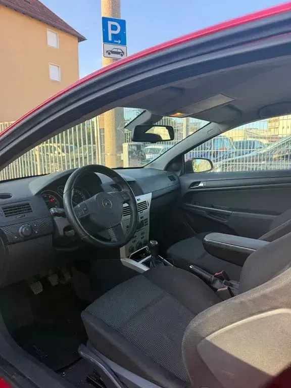 Gebraucht Opel Astra GTC Cosmo 116 PS (85 kW) 2008 Rot Kleinwagen