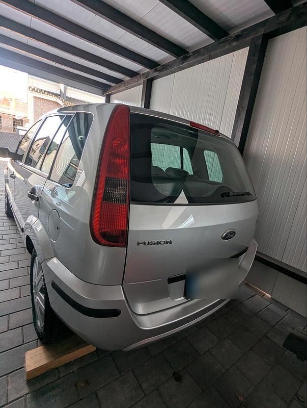 Second-hand Ford Fusion 80 CP (58 kW) 2003 Argintiu Hatchback