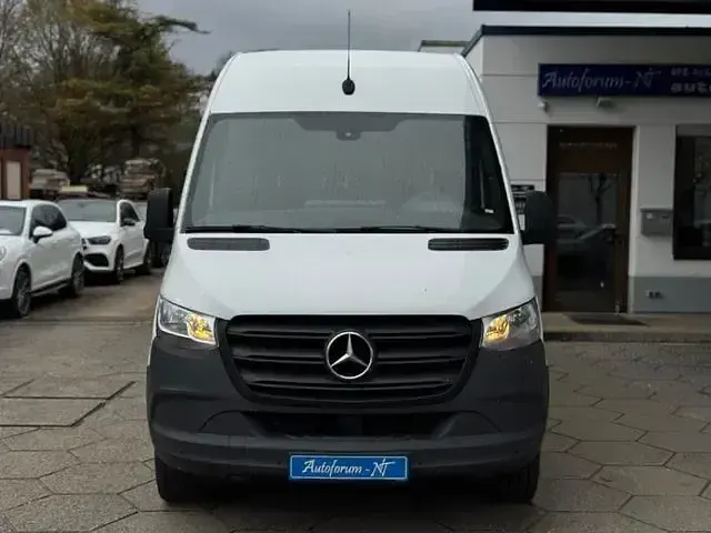 Używany Mercedes Sprinter 170 KM (125 kW) 2022 Biały Van