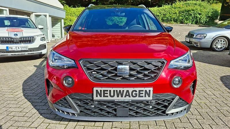 Neu Seat Arona FR 150 PS (110 kW) 2025 Rot SUV