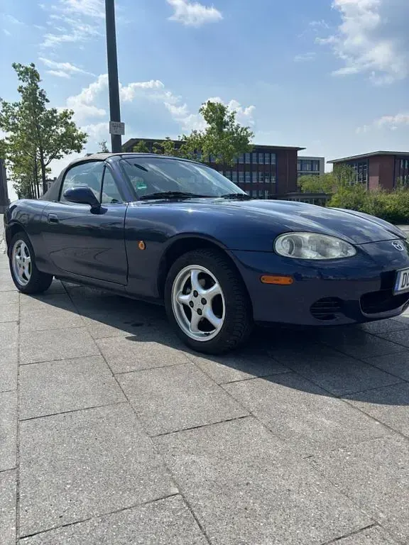 Używany Mazda MX5 110 KM (80 kW) 2002 Niebieski Kabriolet