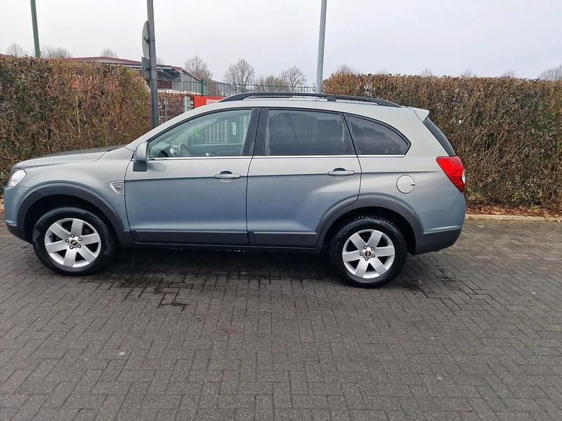 Blau Gebraucht 2011 Chevrolet Captiva SUV | 2.500 € - Bild 1/4