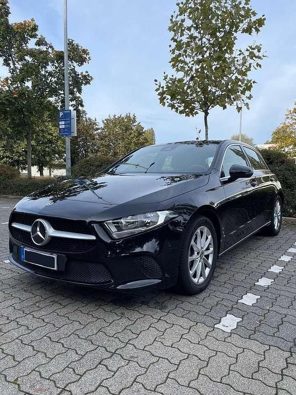 Schwarz Gebraucht 2018 Mercedes A200 Business Kleinwagen | 17.000 € (Guter Preis) - Bild 1/4