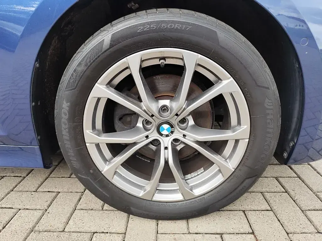 Gebraucht BMW 320 Sport Line 360 PS (264 kW) 2023 Blau Limousine