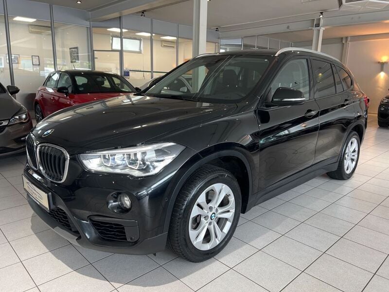 Schwarz Gebraucht 2019 BMW X1 Sport Line SUV | 20.999 € (Superpreis) - Bild 1/4