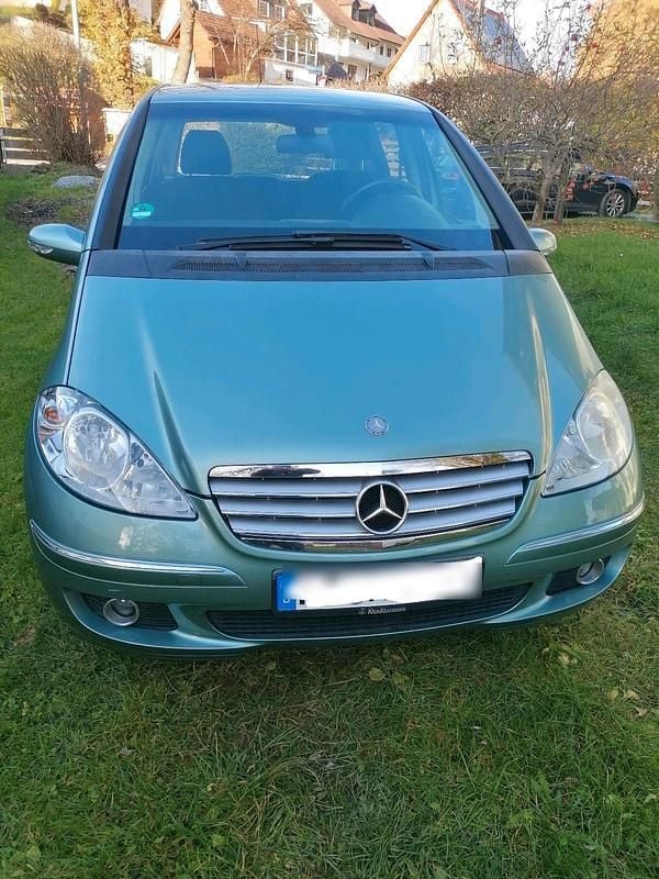 Grün Gebraucht 2005 Mercedes A150 Elegance Kleinwagen | 1.190 € (Guter Preis) - Bild 1/4