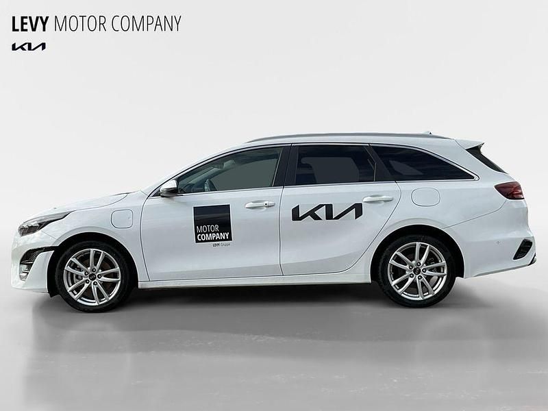 Gebraucht Kia Ceed Sportswagon Platinum Edition 141 PS (103 kW) 2023 Hw2 deluxeweiss met Kombi