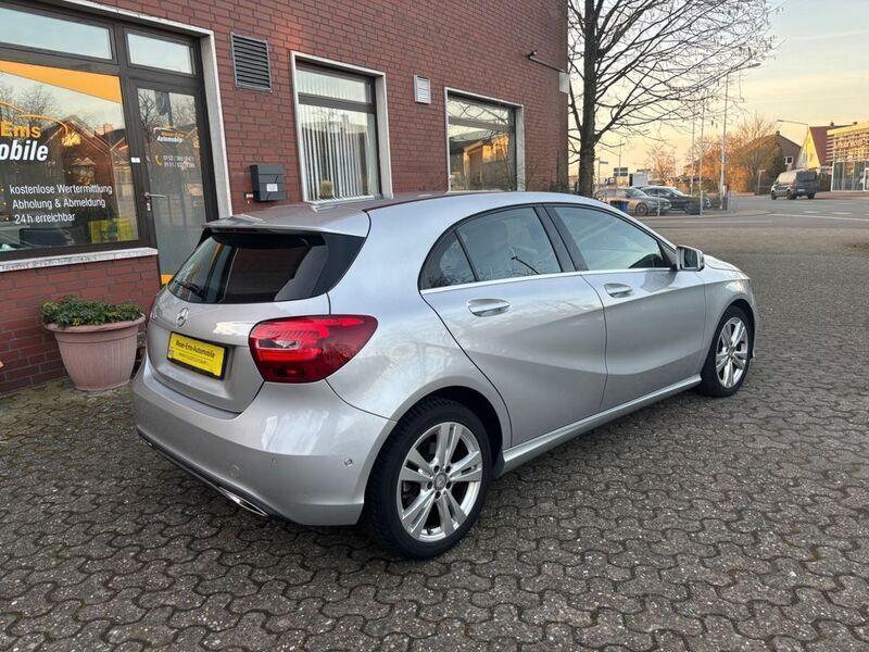 Gebraucht Mercedes A180 109 PS (80 kW) 2017 Silber Limousine